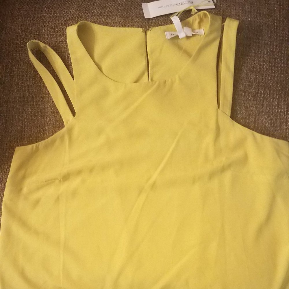 BCBGeneration Artichoke Double-Strap Tank Blouse Sz M NWT - Picture 3 of 7